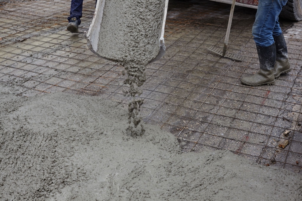 Доставка бетона от производителя бетоносмесителем АБС