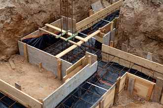 опалубка ленточного фундамента